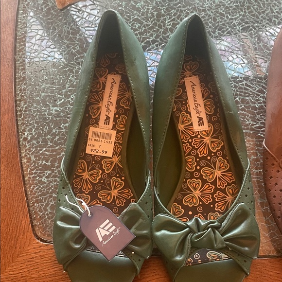 American Eagle Outfitters Green and Brown Bow Flats/two for one deal - Picture 4 of 16